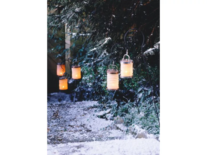 Didergő kertben melengető fények - Gerendaházak Magazin